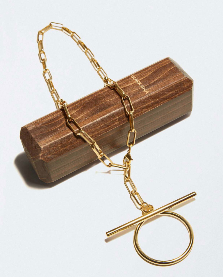 Golden pendant with hoop Gold