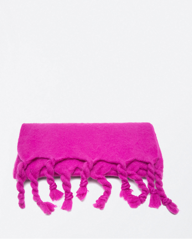 Thick and fluffy scarf with plain fringes Purple