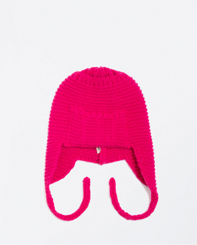Plain knitted hat with earflaps Fuchsia