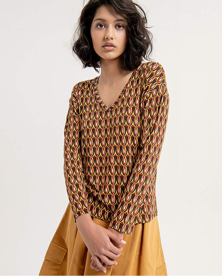 Stretch and printed V-neck t-shirt Brown