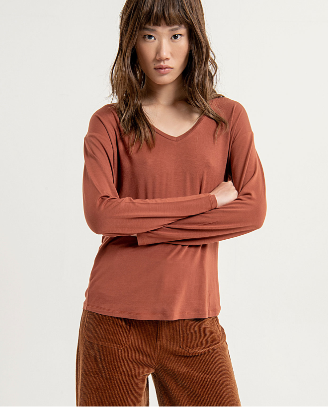 Stretchy and plain V-neck wide t-shirt Brown