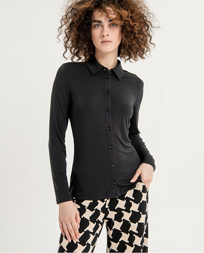 Elasticated and plain fitted shirt Black