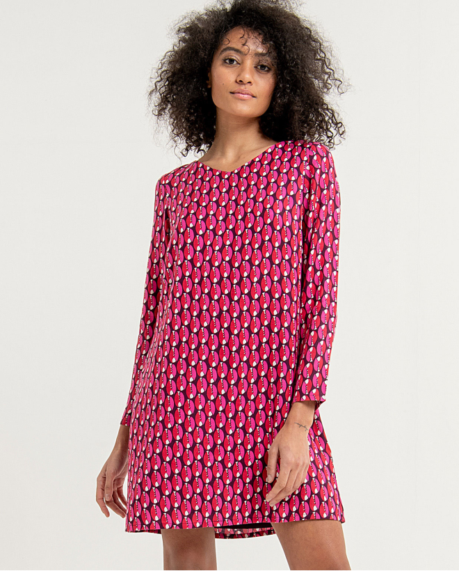 Short and wide dress with printed V-neck Red
