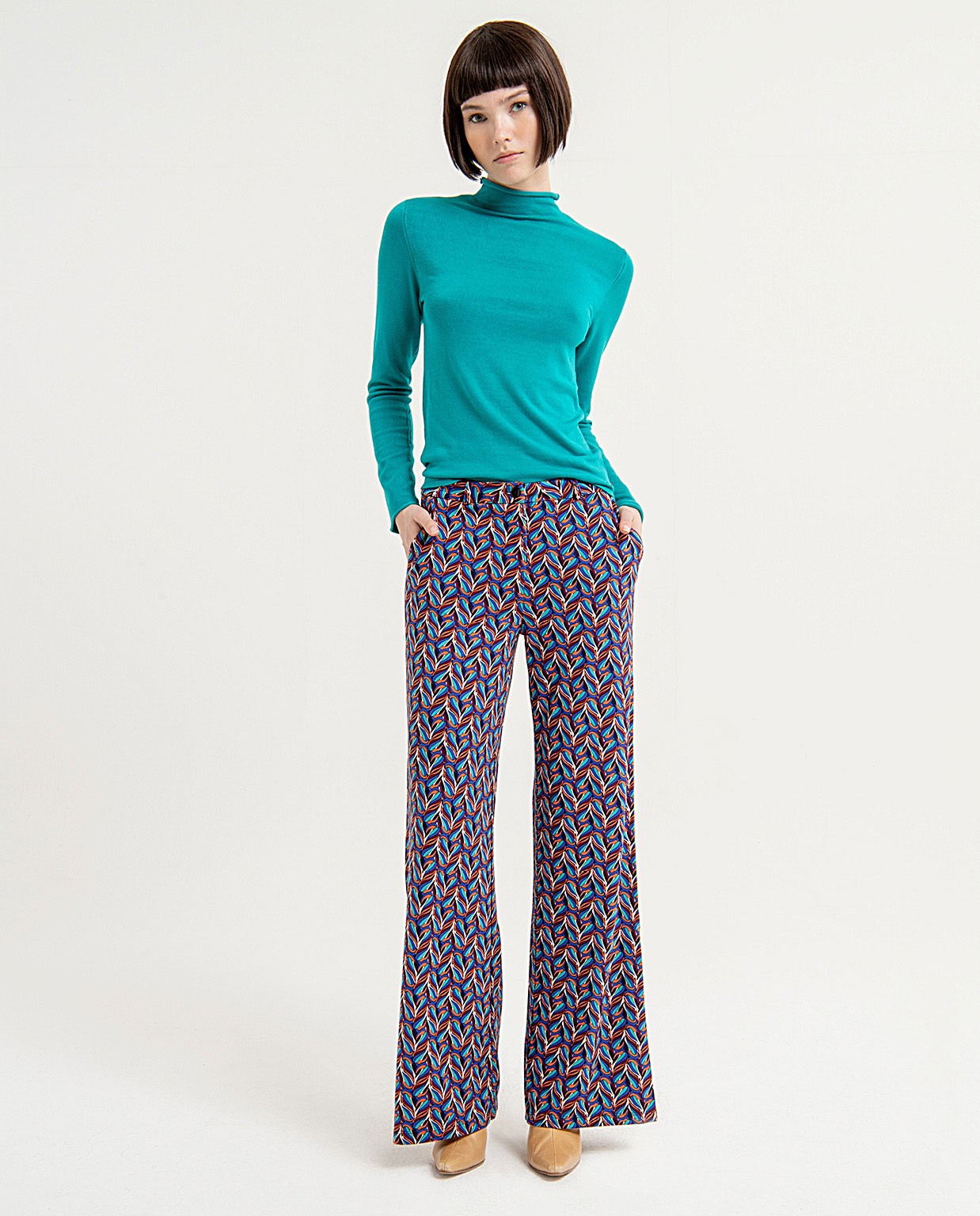 Stretch and printed wide and straight trousers Blue