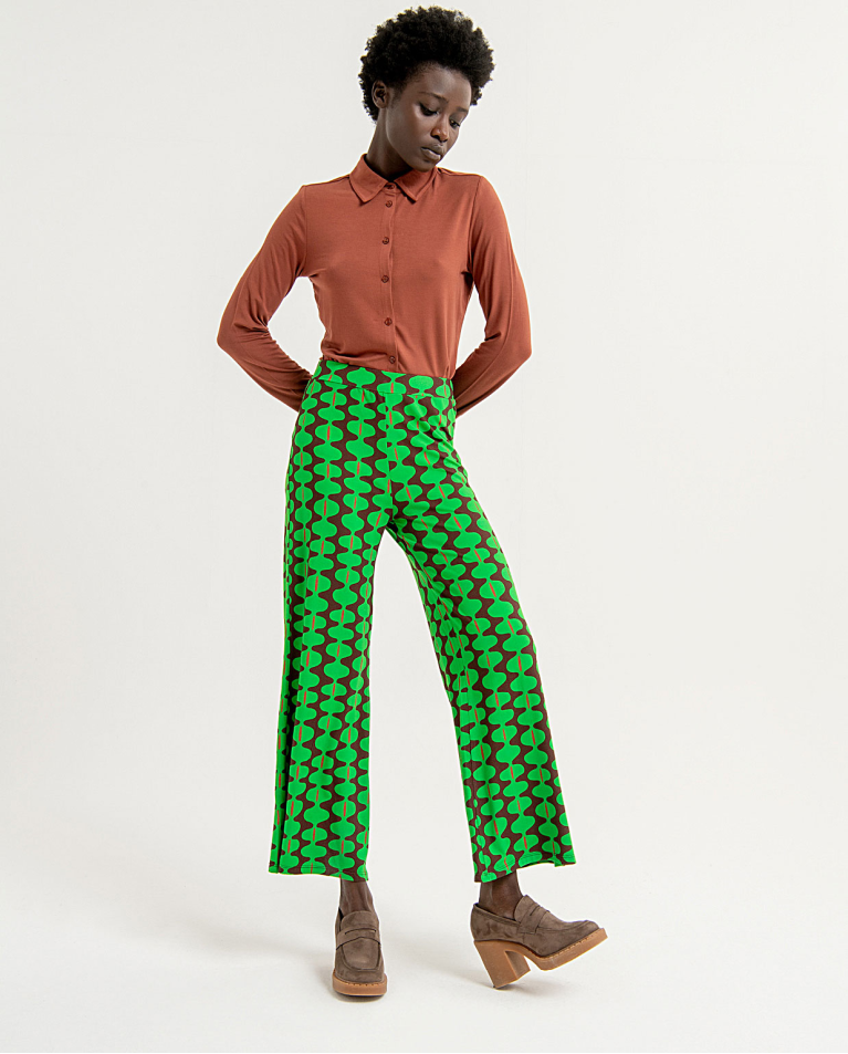 Stretchy and printed flare trousers Green