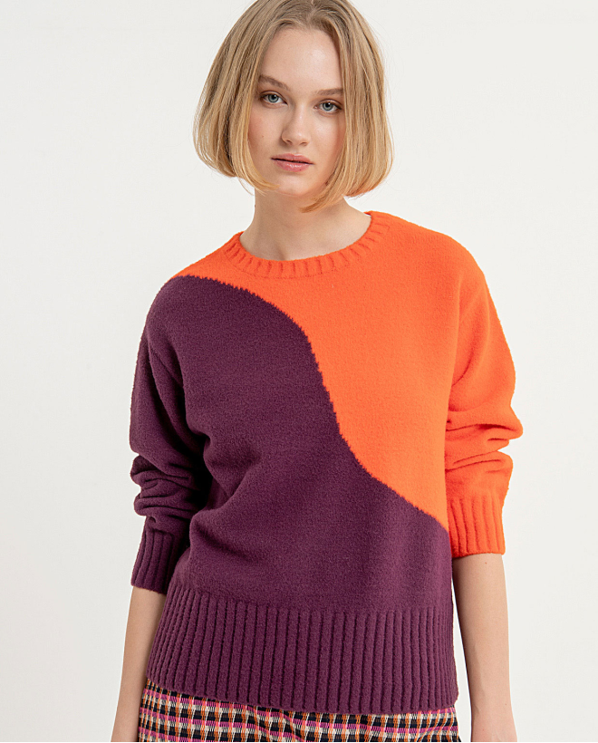Bicolor round neck knitted...