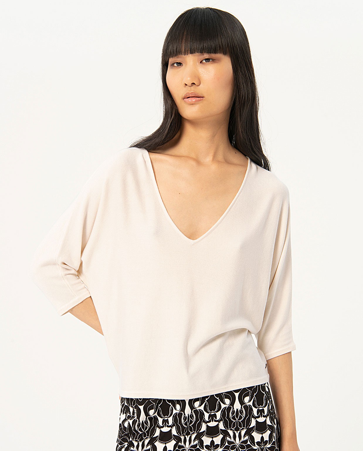 Japanese sleeve knitted sweater White