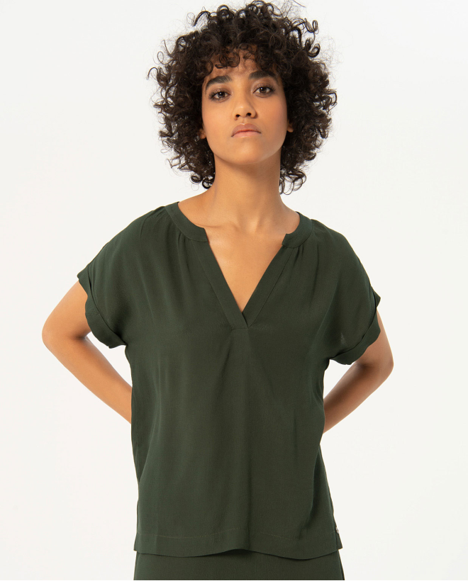 Plain plain crepe sleeve drop sleeve blouse Khaki