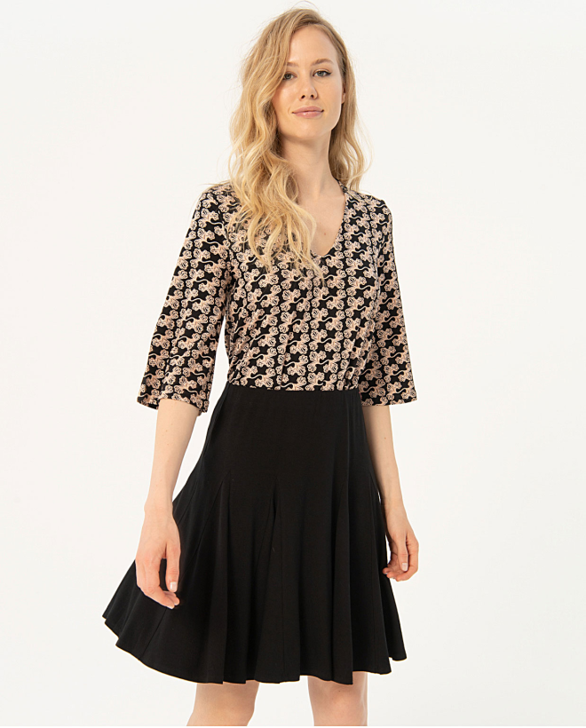 Smooth plain mini skirt with flounce Black