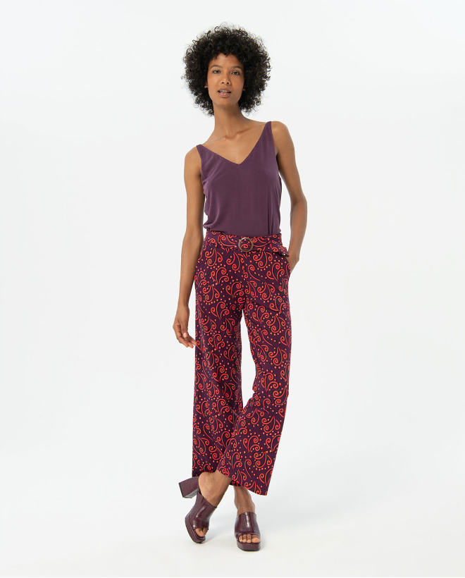 Printed belted long pants with belt Maroon