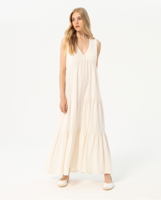 Long sleeveless dress with ruffles White