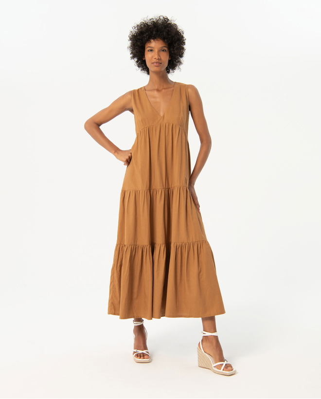 Long sleeveless dress with ruffles Camel