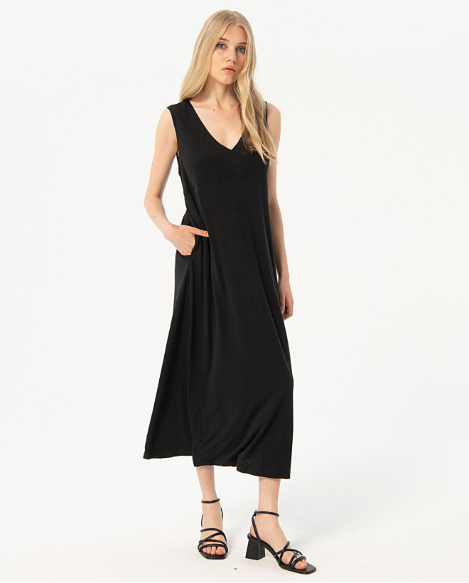 Plain sleeveless long dress Black