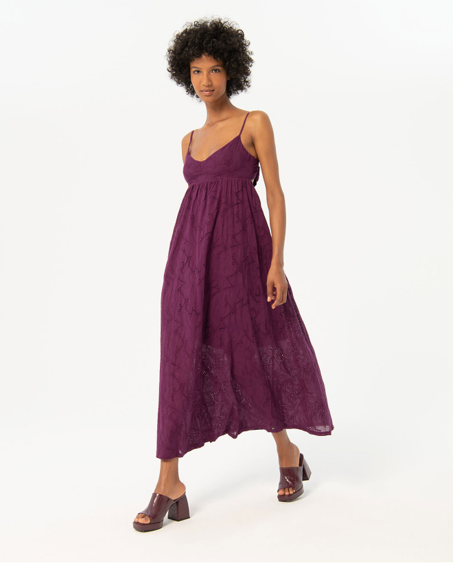 Long dress with embroidery and plain openwork Maroon