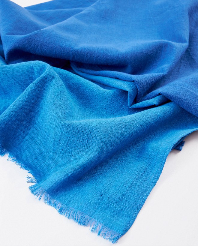 Fringed degraded sarong scarf with bangs Blue