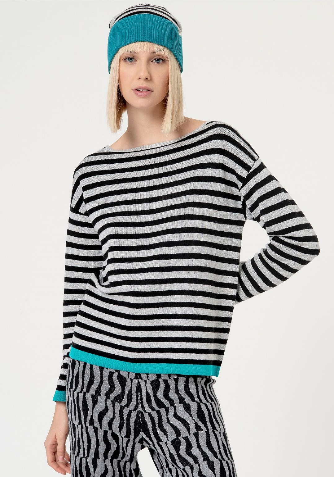 Striped jacquard sweater Black