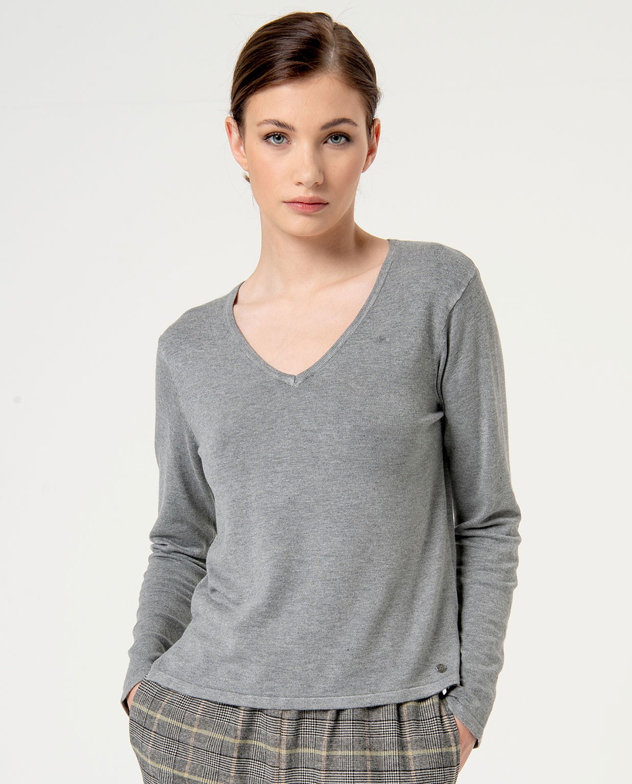 Jersey de punto escote pico liso Gris