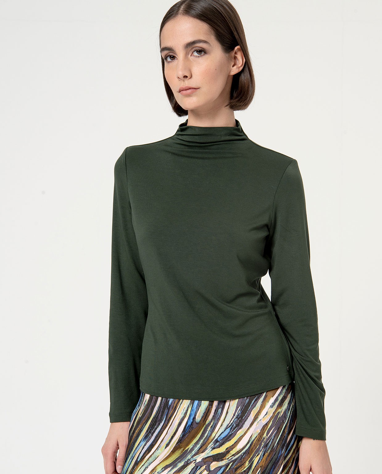 Plain long sleeve t-shirt with perkins collar Green