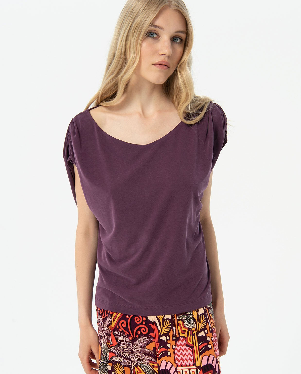 Draped sleeve plain t-shirt Maroon