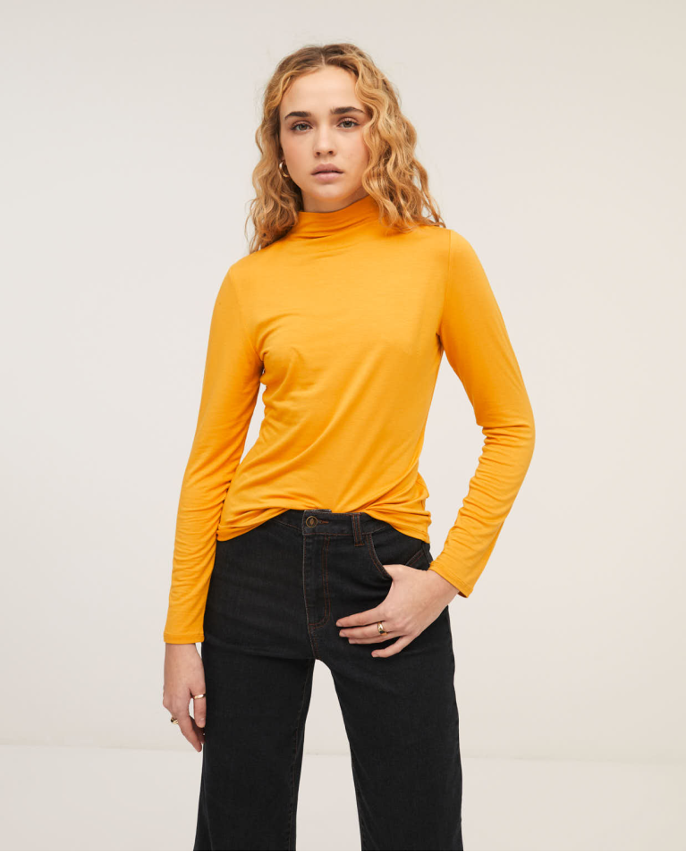 T-shirt with long sleeves high neck Yellow