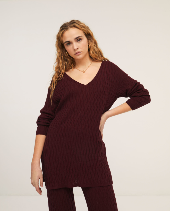 Tricot long sweater with texture and slits Bourdeaux