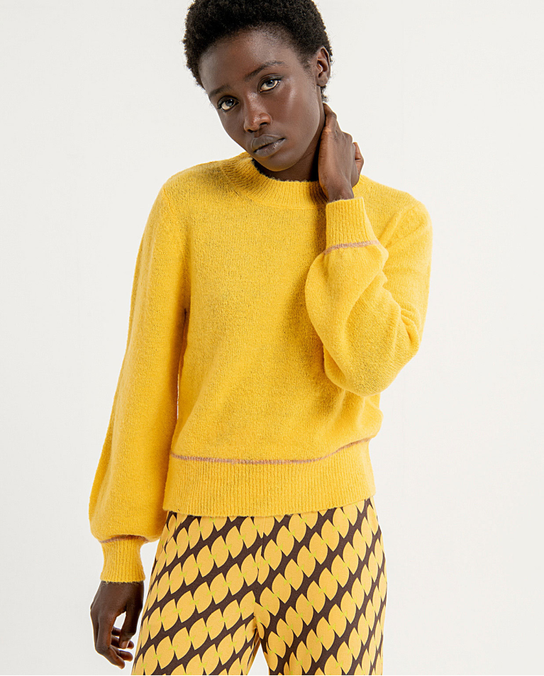 Short round neck jumper Yellow