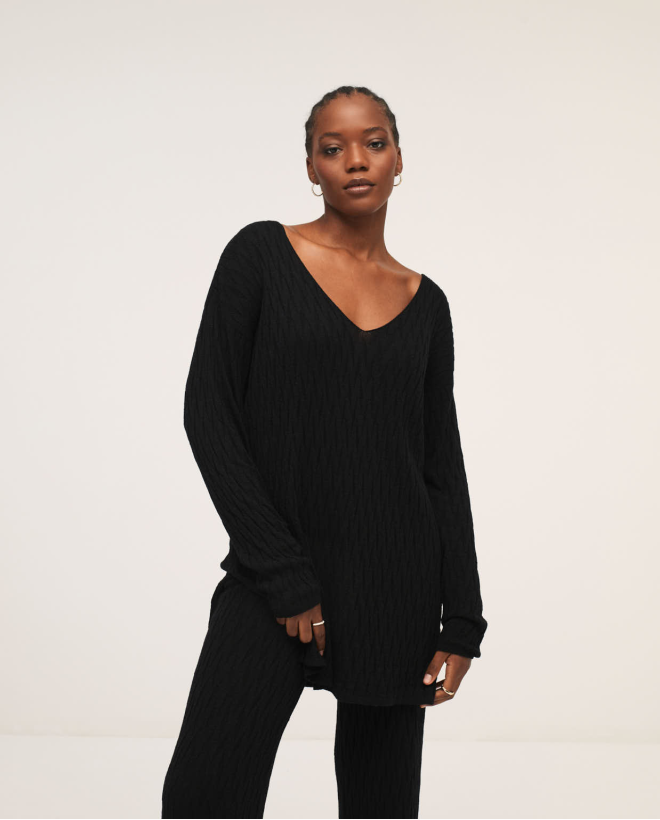 Pull en tricot avec texture long avec ouvertures Noir