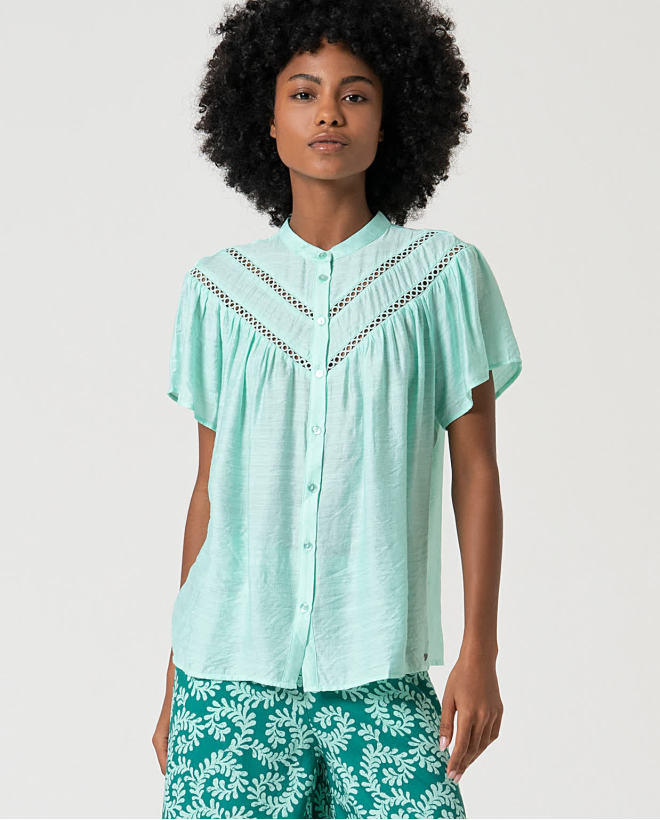 Blouse unie avec broderies perforées Vert d'eau