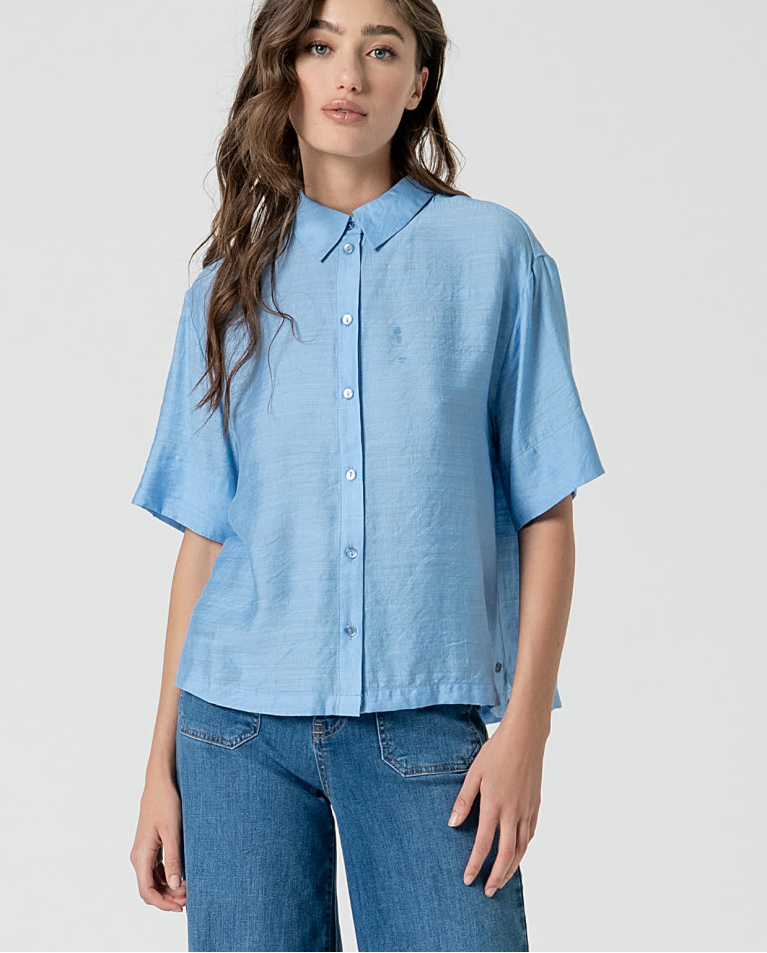 Chemise courte satinée unie Bleu ciel