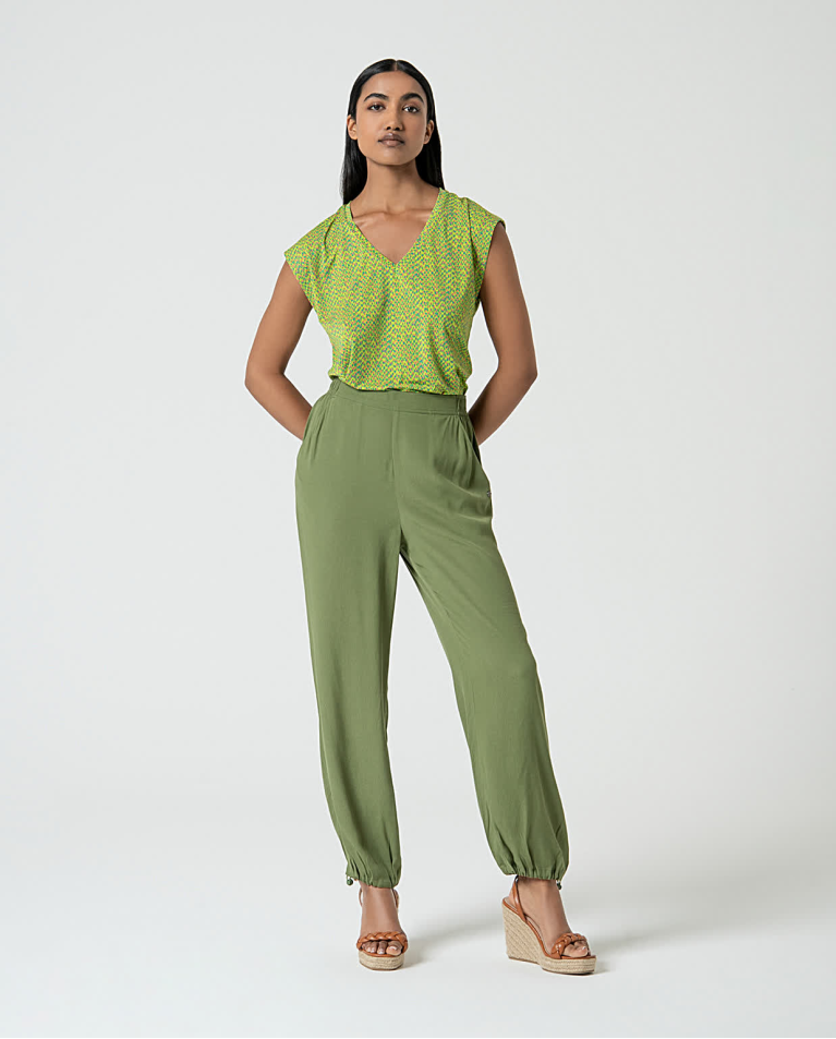 Pantalón jogger en crepe viscosa liso Verde