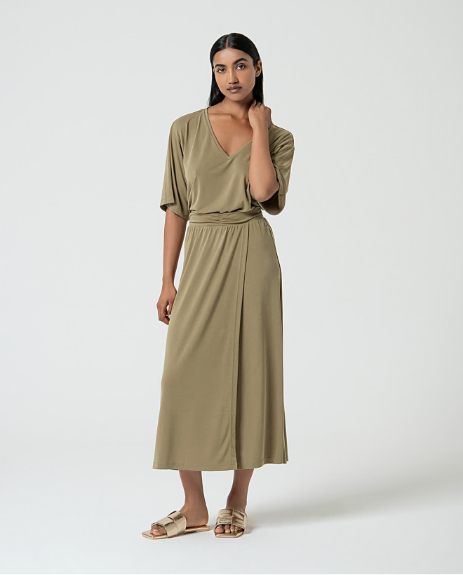 Stretchy skirt with slit Khaki