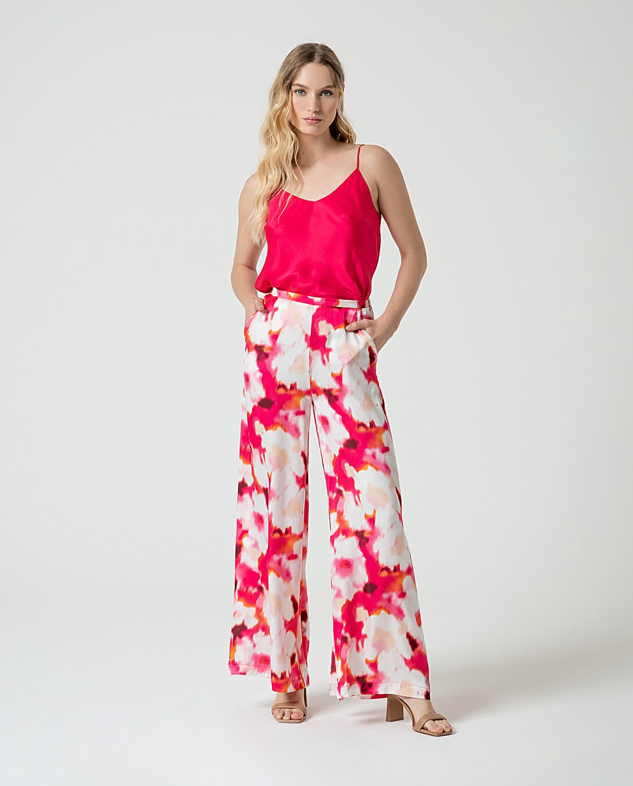 Pantalón palazzo satinado estampado Fucsia