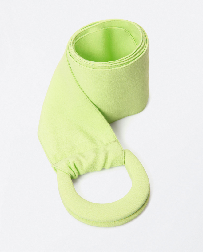 Large ceinture en tissu avec double boucle. Vert