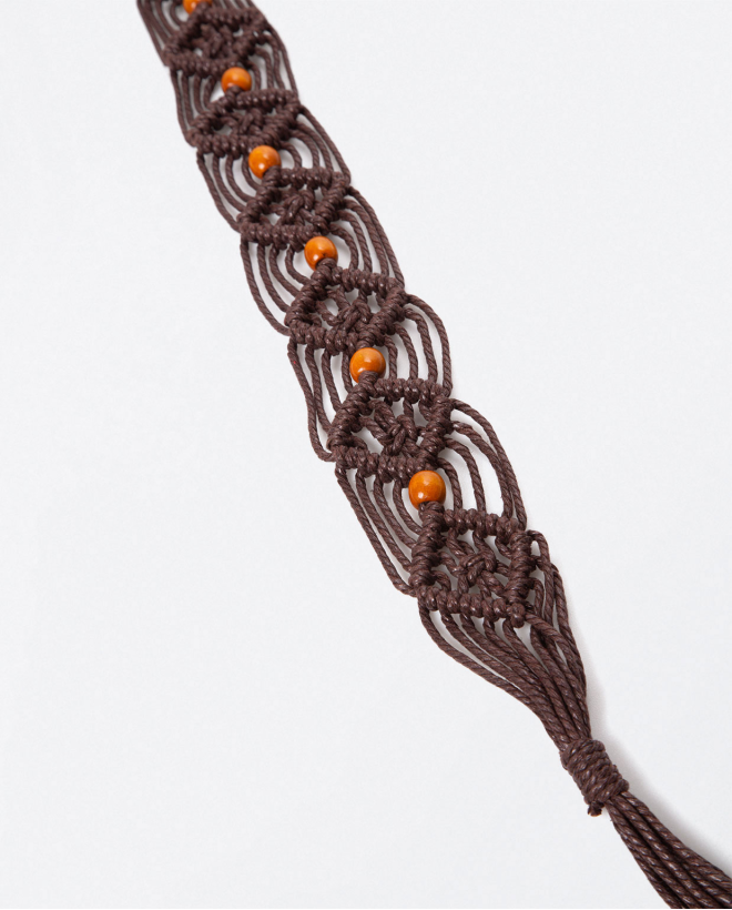Ceinture en macramé avec des perles en bois brun Marron