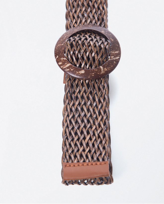 Large ceinture en raphia avec boucle. Marron