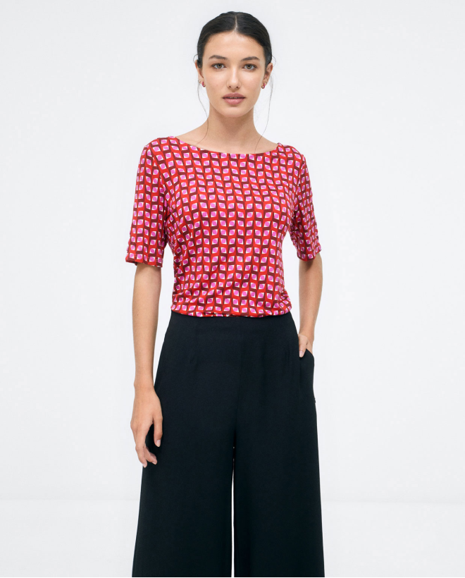 Pantalon long et large à taille haute. Noir