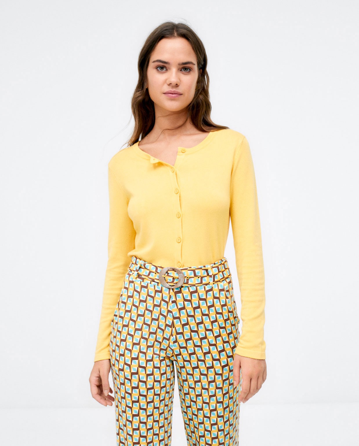 Pantalon long et droit avec ceinture. Imprimé  Jaune