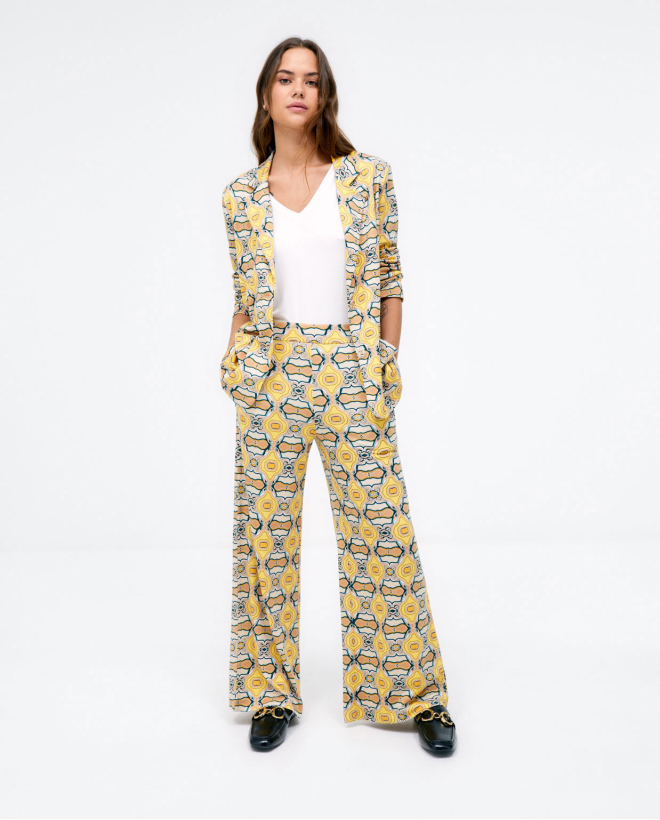 Jacket without patch pockets.ed Yellow