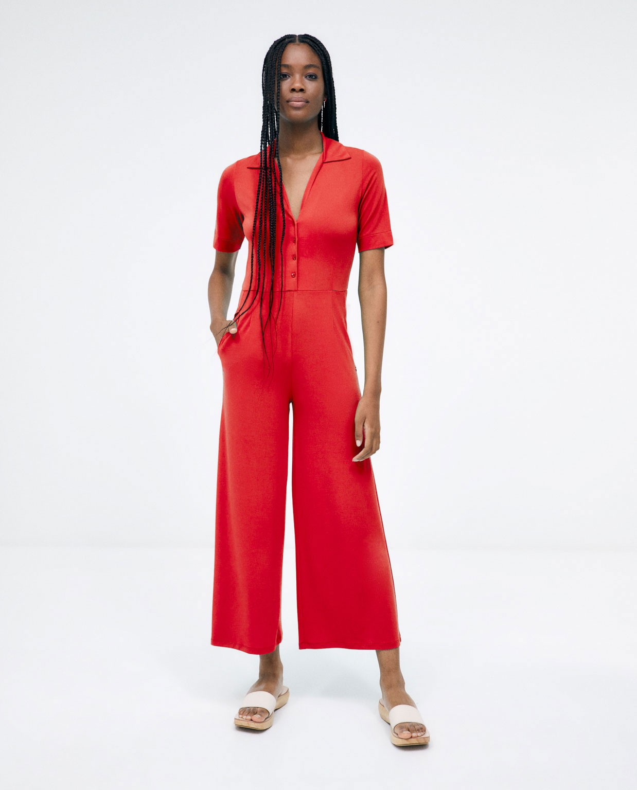 Tuta con camicia lunga. Elastico. Semplice. Elasti Rosso