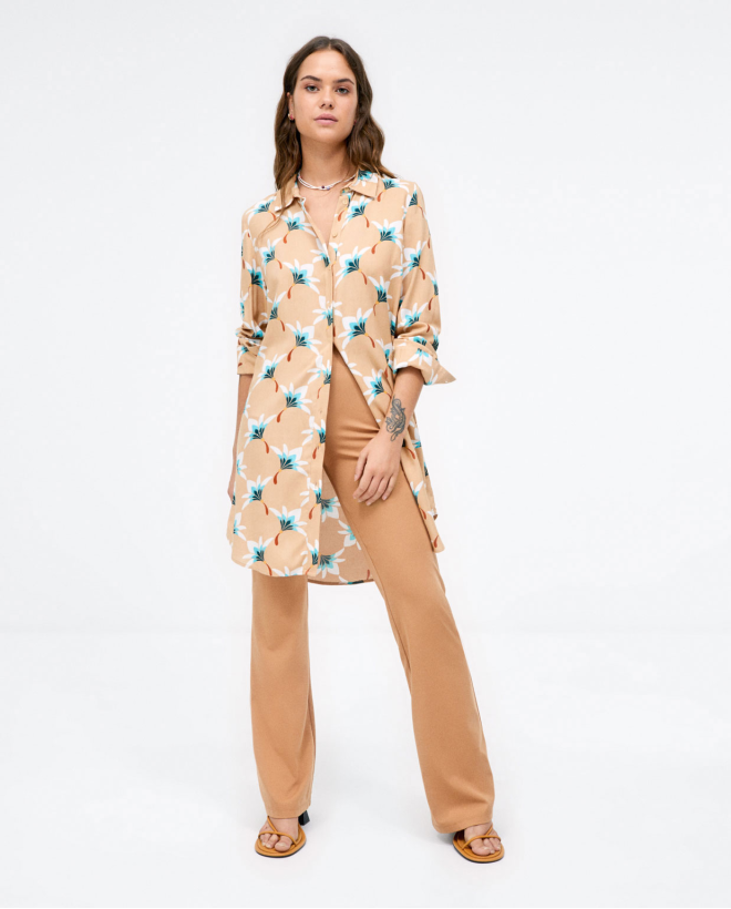 Chemise à manches longues. Imprimé floral Camel