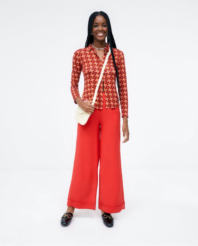 Chemise à manches longues. Tissu élastique. Impres Rouge