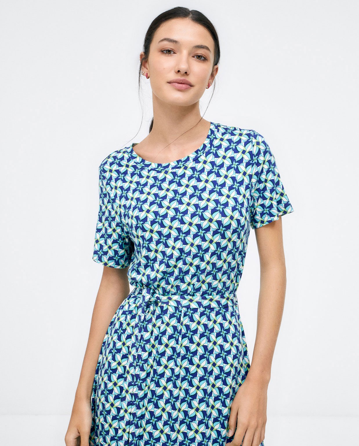 Robe midi nouée et croisée.  Bleu