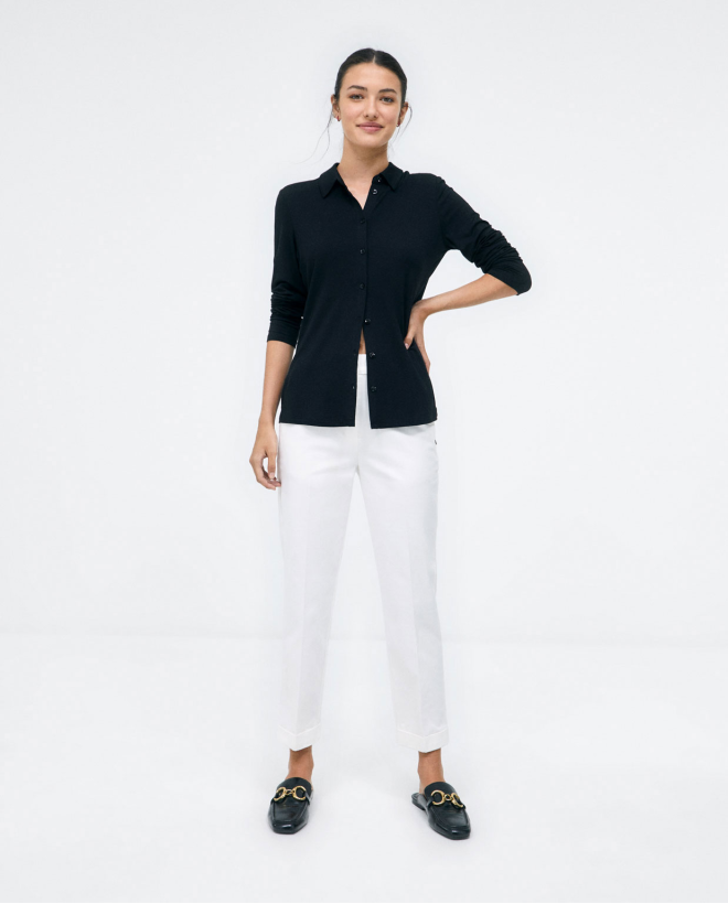 Chemise à manches longues. Tissu élastique Noir