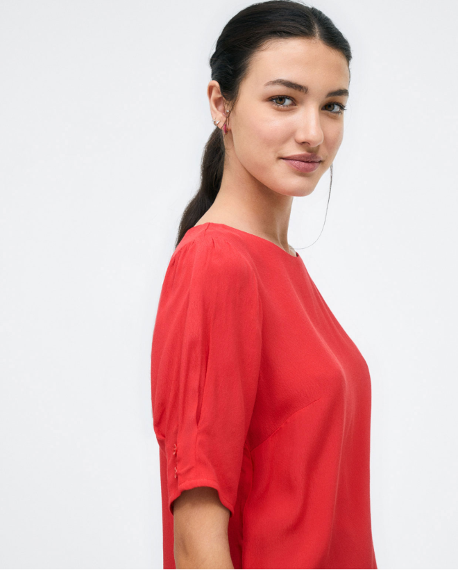 Maglia con maniche alla francese e abbottonatura s Rosso