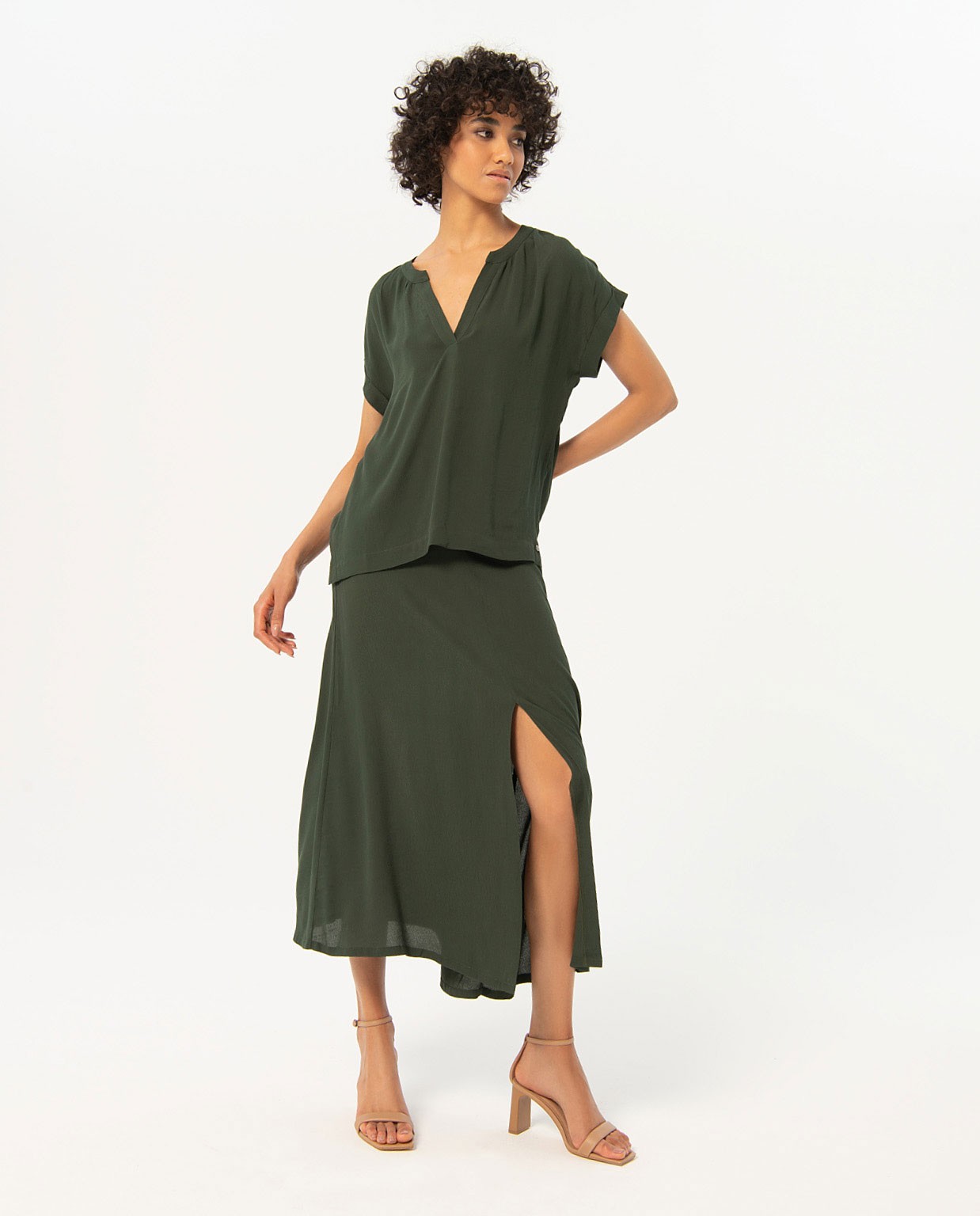 Plain plain crepe sleeve drop sleeve blouse Khaki