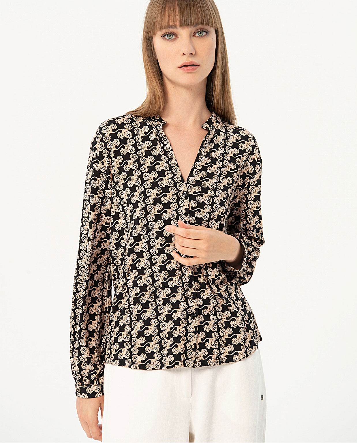 Camicia stampata con collo alla mao Nero