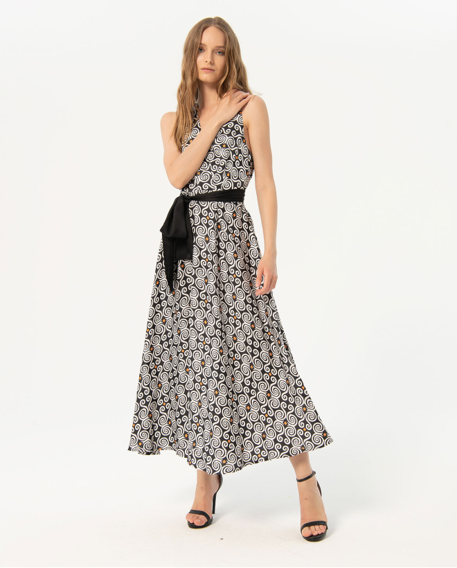 Robe longue et croisée en satin imprimé Noir