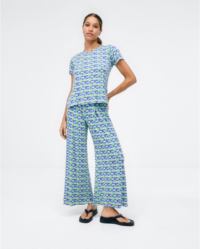 Wide long trousers. Elastic. Blue