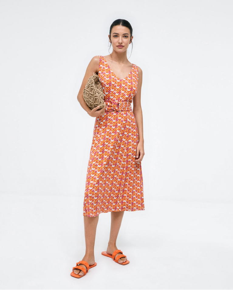 Abito midi con spalline. Elastico. Stampa. Arancione