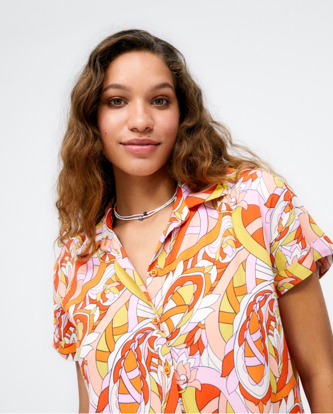 Long short sleeve shirt....